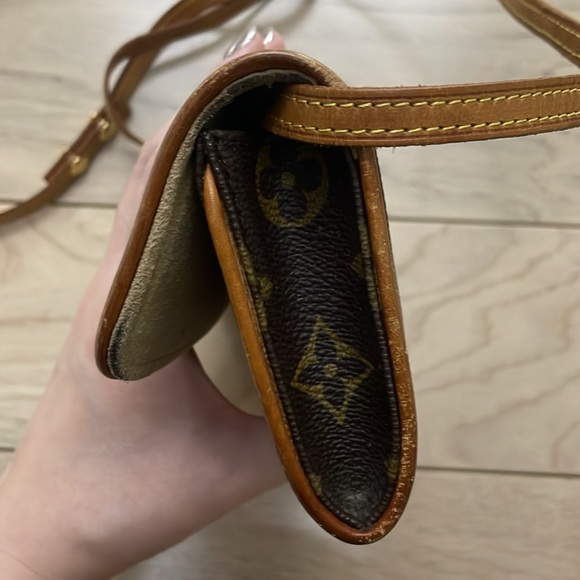 💯authentic Louis Vuitton Pochette PM cross body - Picture 10 of 11